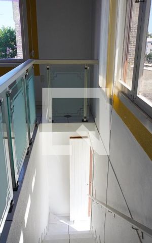 Casa à venda com 300m², 3 quartos e 4 vagasAcesso cobertura 