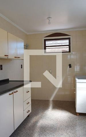Casa à venda com 300m², 3 quartos e 4 vagasÁrea de Serviço