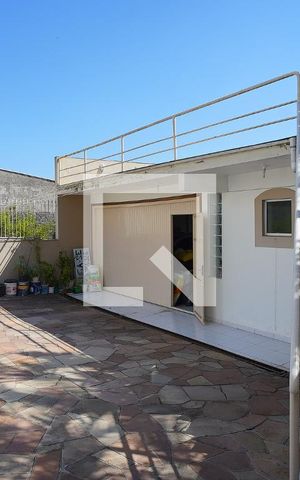 Casa à venda com 300m², 3 quartos e 4 vagasPátio fundos