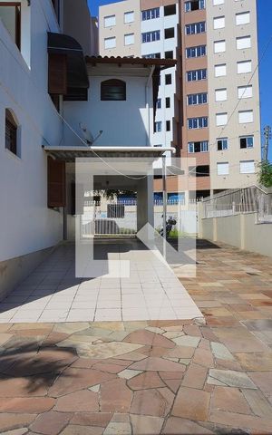 Casa à venda com 300m², 3 quartos e 4 vagasPátio fundos