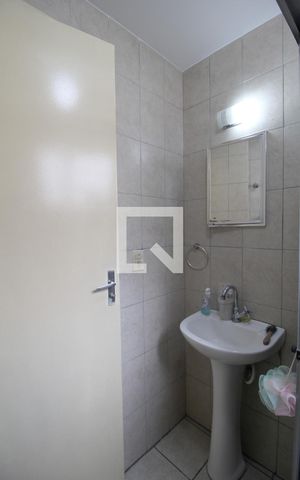 Apartamento para alugar com 55m², 2 quartos e sem vagaBanheiro