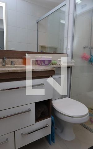 Apartamento à venda com 59m², 2 quartos e 1 vaga Apartamento à venda com 59m², 2 quartos e 1 vagaBanheiro