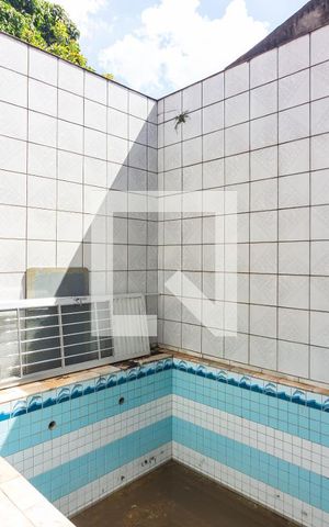 Casa à venda com 125m², 3 quartos e 2 vagas Casa à venda com 125m², 3 quartos e 2 vagasPiscina