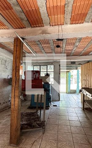 Casa à venda com 200m², 2 quartos e 1 vagaDeposito
