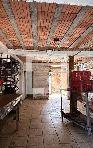 Casa à venda com 200m², 2 quartos e 1 vagaDeposito