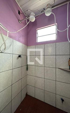 Casa à venda com 200m², 2 quartos e 1 vagaBanheiro 1