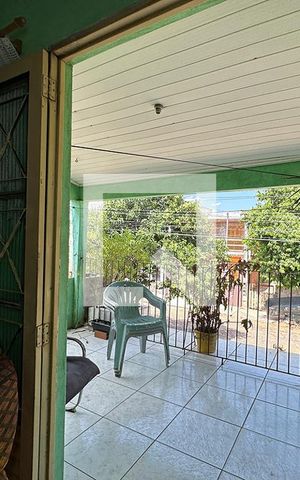 Casa à venda com 200m², 2 quartos e 1 vagaSala de Estar - Porta