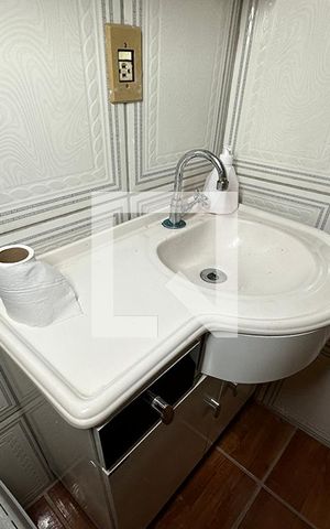 Casa à venda com 200m², 2 quartos e 1 vagaBanheiro 2