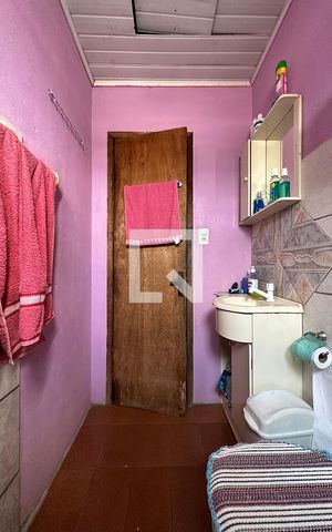Casa à venda com 200m², 2 quartos e 1 vagaBanheiro 1