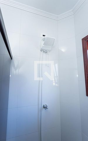 Casa de condomínio à venda com 166m², 3 quartos e 5 vagas Casa de condomínio à venda com 166m², 3 quartos e 5 vagasBanheiro