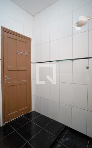 Casa para alugar com 70m², 2 quartos e 2 vagasBanheiro