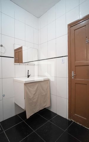 Casa para alugar com 70m², 2 quartos e 2 vagasBanheiro