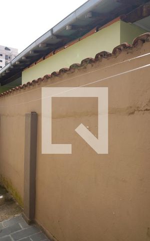Casa para alugar com 70m², 2 quartos e 2 vagasÁrea de Serviço