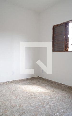 Casa para alugar com 70m², 2 quartos e 2 vagasQuarto 1