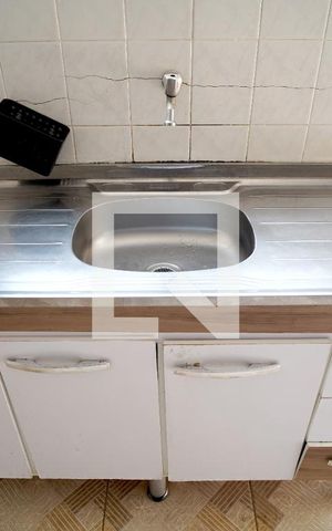 Casa para alugar com 70m², 2 quartos e 2 vagasCozinha