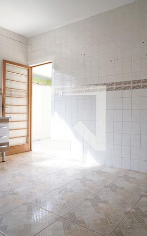 Casa para alugar com 70m², 2 quartos e 2 vagasCozinha