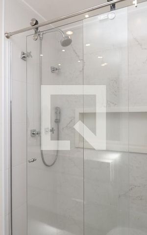 Apartamento à venda com 72m², 3 quartos e 2 vagasBanheiro da Suíte