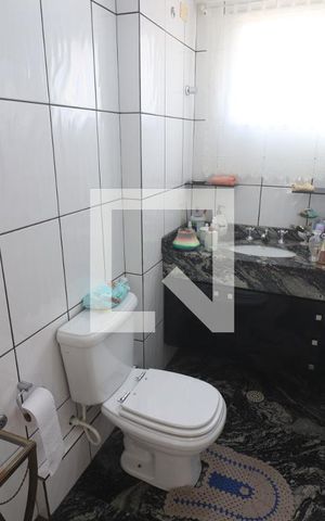 Apartamento à venda com 60m², 2 quartos e 2 vagasBanheiro 