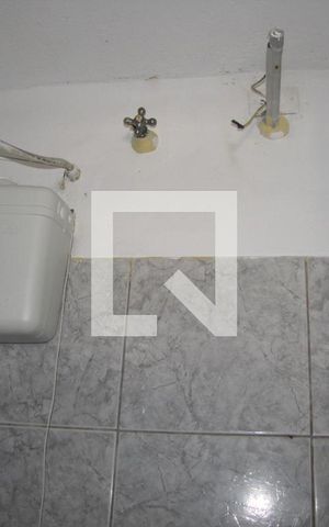 Casa para alugar com 30m², 1 quarto e sem vagaBanheiro