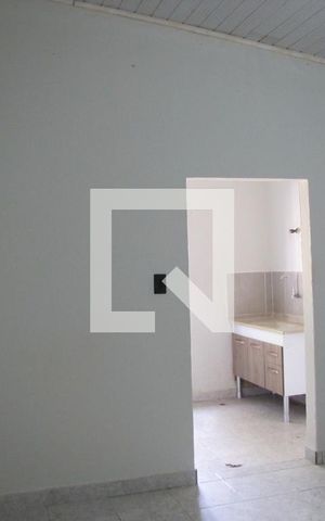 Casa para alugar com 30m², 1 quarto e sem vagasala