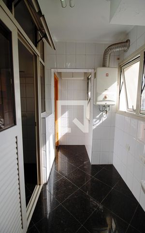 Apartamento à venda com 120m², 2 quartos e 3 vagas Apartamento à venda com 120m², 2 quartos e 3 vagasÁrea de Serviço