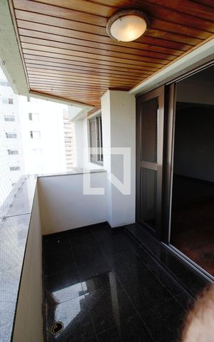 Apartamento à venda com 120m², 2 quartos e 3 vagas Apartamento à venda com 120m², 2 quartos e 3 vagasVaranda