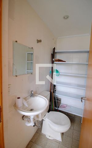 Apartamento à venda com 120m², 2 quartos e 3 vagas Apartamento à venda com 120m², 2 quartos e 3 vagasBanheiro de serviço
