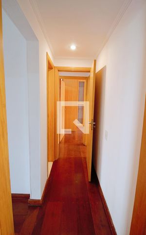 Apartamento à venda com 120m², 2 quartos e 3 vagas Apartamento à venda com 120m², 2 quartos e 3 vagasCorredor
