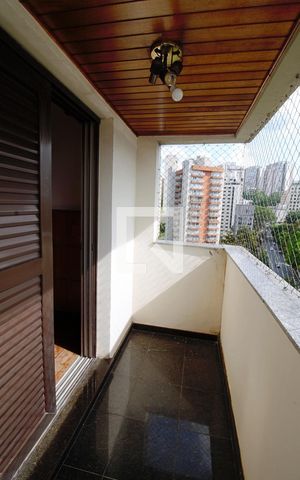 Apartamento à venda com 120m², 2 quartos e 3 vagas Apartamento à venda com 120m², 2 quartos e 3 vagasVaranda da Suíte 1