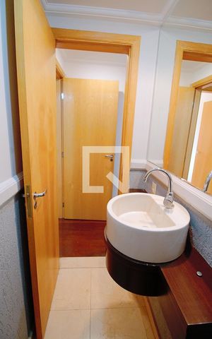 Apartamento à venda com 120m², 2 quartos e 3 vagas Apartamento à venda com 120m², 2 quartos e 3 vagasLavabo