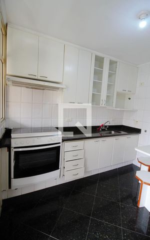 Apartamento à venda com 120m², 2 quartos e 3 vagas Apartamento à venda com 120m², 2 quartos e 3 vagasCozinha
