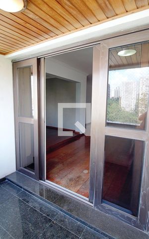 Apartamento à venda com 120m², 2 quartos e 3 vagas Apartamento à venda com 120m², 2 quartos e 3 vagasVaranda