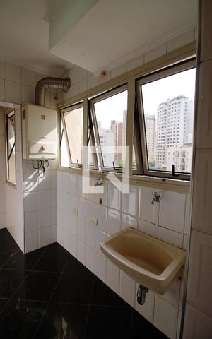 Apartamento à venda com 120m², 2 quartos e 3 vagas Apartamento à venda com 120m², 2 quartos e 3 vagasÁrea de Serviço