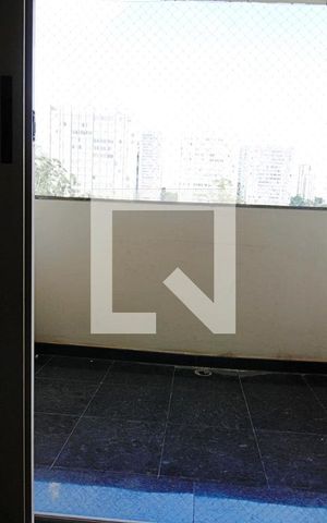 Apartamento à venda com 120m², 2 quartos e 3 vagas Apartamento à venda com 120m², 2 quartos e 3 vagasVaranda