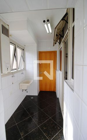 Apartamento à venda com 120m², 2 quartos e 3 vagas Apartamento à venda com 120m², 2 quartos e 3 vagasÁrea de Serviço