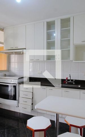 Apartamento à venda com 120m², 2 quartos e 3 vagas Apartamento à venda com 120m², 2 quartos e 3 vagasCozinha