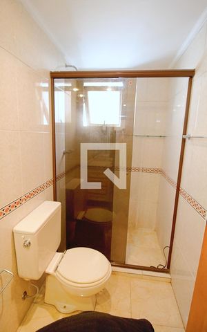 Apartamento à venda com 120m², 2 quartos e 3 vagas Apartamento à venda com 120m², 2 quartos e 3 vagasBanheiro da Suíte 1