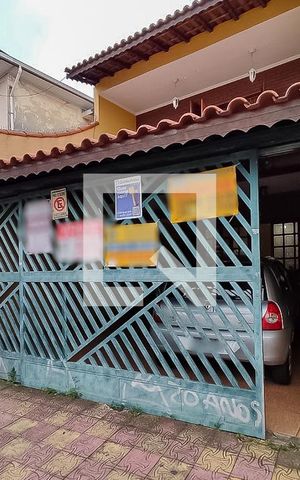 Casa à venda com 253m², 3 quartos e 2 vagas Casa à venda com 253m², 3 quartos e 2 vagasFachada