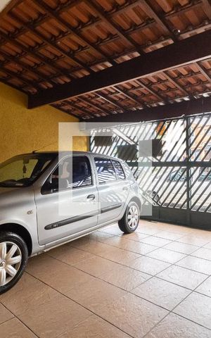 Casa à venda com 253m², 3 quartos e 2 vagas Casa à venda com 253m², 3 quartos e 2 vagasGaragem