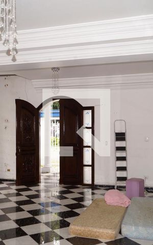 Casa para alugar com 810m², 12 quartos e 4 vagasSala