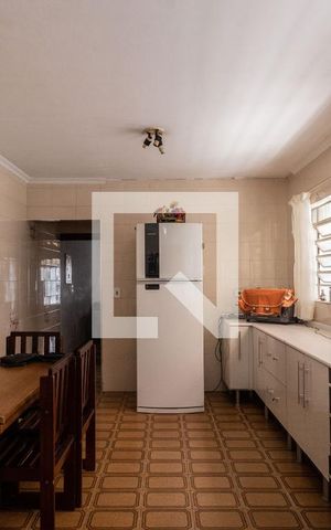 Casa à venda com 300m², 4 quartos e 2 vagas Casa à venda com 300m², 4 quartos e 2 vagasCozinha