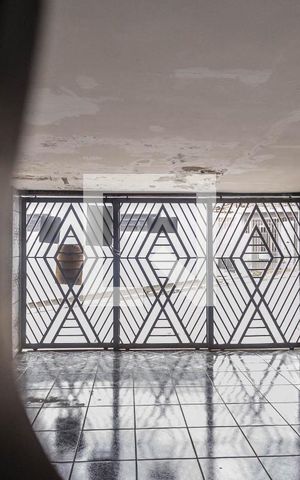Casa à venda com 300m², 4 quartos e 2 vagas Casa à venda com 300m², 4 quartos e 2 vagasVista Sala