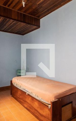 Casa à venda com 300m², 4 quartos e 2 vagas Casa à venda com 300m², 4 quartos e 2 vagasQuarto 3