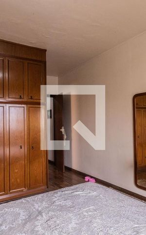 Casa à venda com 300m², 4 quartos e 2 vagas Casa à venda com 300m², 4 quartos e 2 vagasSuite