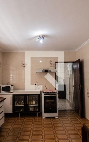 Casa à venda com 300m², 4 quartos e 2 vagas Casa à venda com 300m², 4 quartos e 2 vagasCozinha