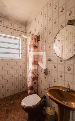 Casa à venda com 300m², 4 quartos e 2 vagas Casa à venda com 300m², 4 quartos e 2 vagasSuite
