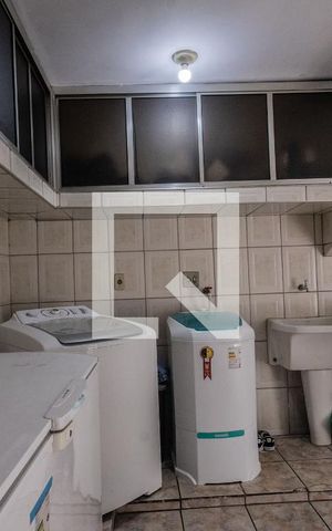 Casa à venda com 300m², 4 quartos e 2 vagas Casa à venda com 300m², 4 quartos e 2 vagasÁrea de Serviço