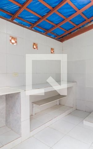 Casa à venda com 304m², 4 quartos e 5 vagas Casa à venda com 304m², 4 quartos e 5 vagasÁrea de Serviço