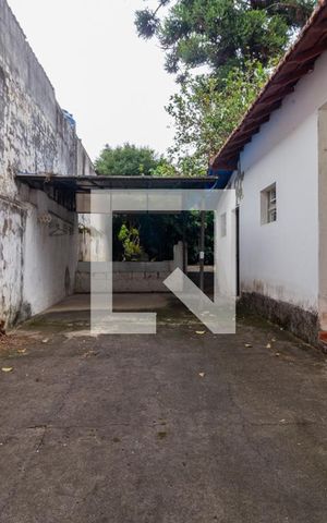Casa à venda com 304m², 4 quartos e 5 vagas Casa à venda com 304m², 4 quartos e 5 vagasQuintal
