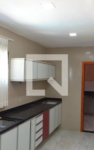 Casa de condomínio para alugar com 300m², 3 quartos e 2 vagasCozinha